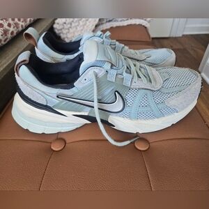 Nike Women's Sky Blue Mesh Sneakers